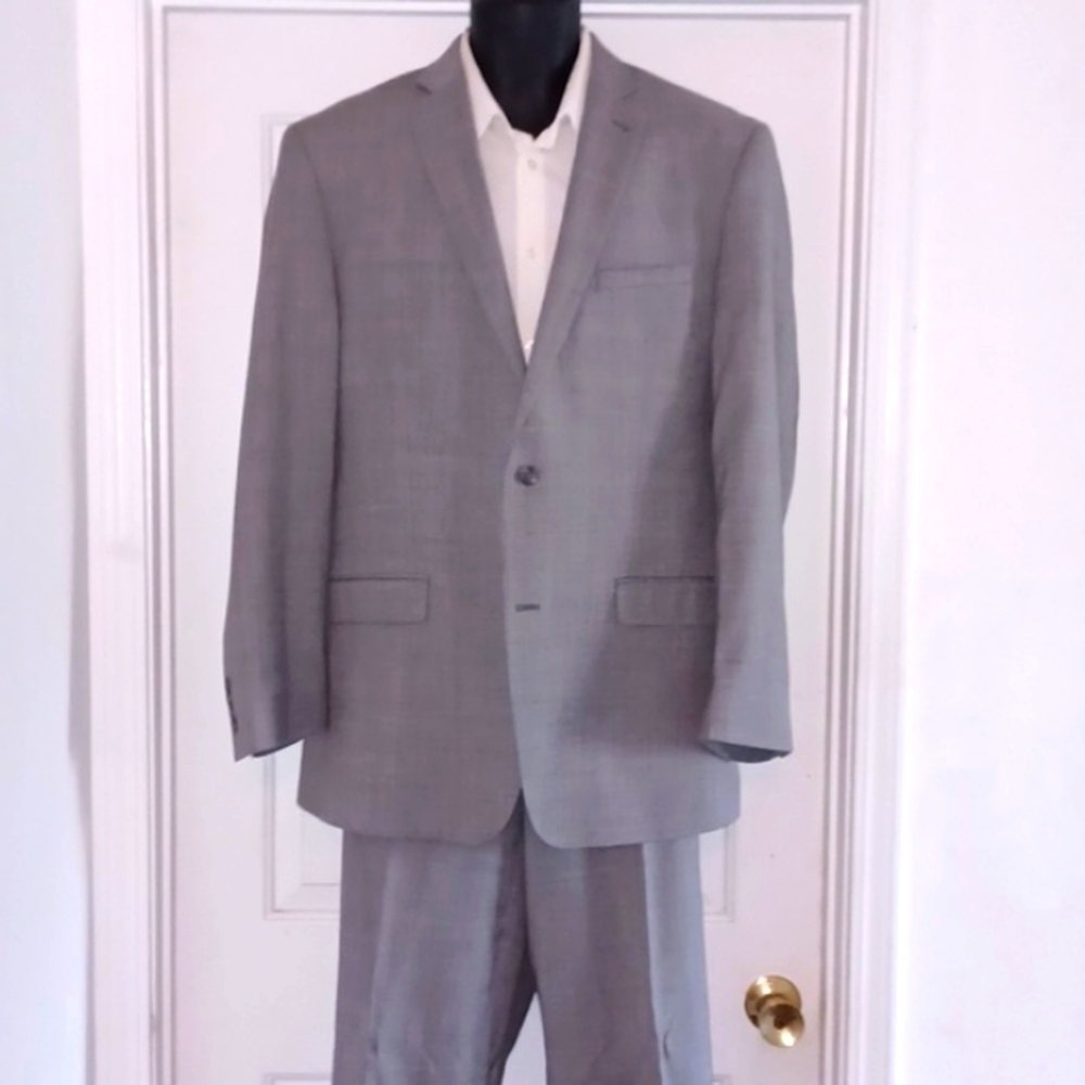 Joseph Abboud Solid Gray Luxe Mens Suit, 44L, 40W / 30L
